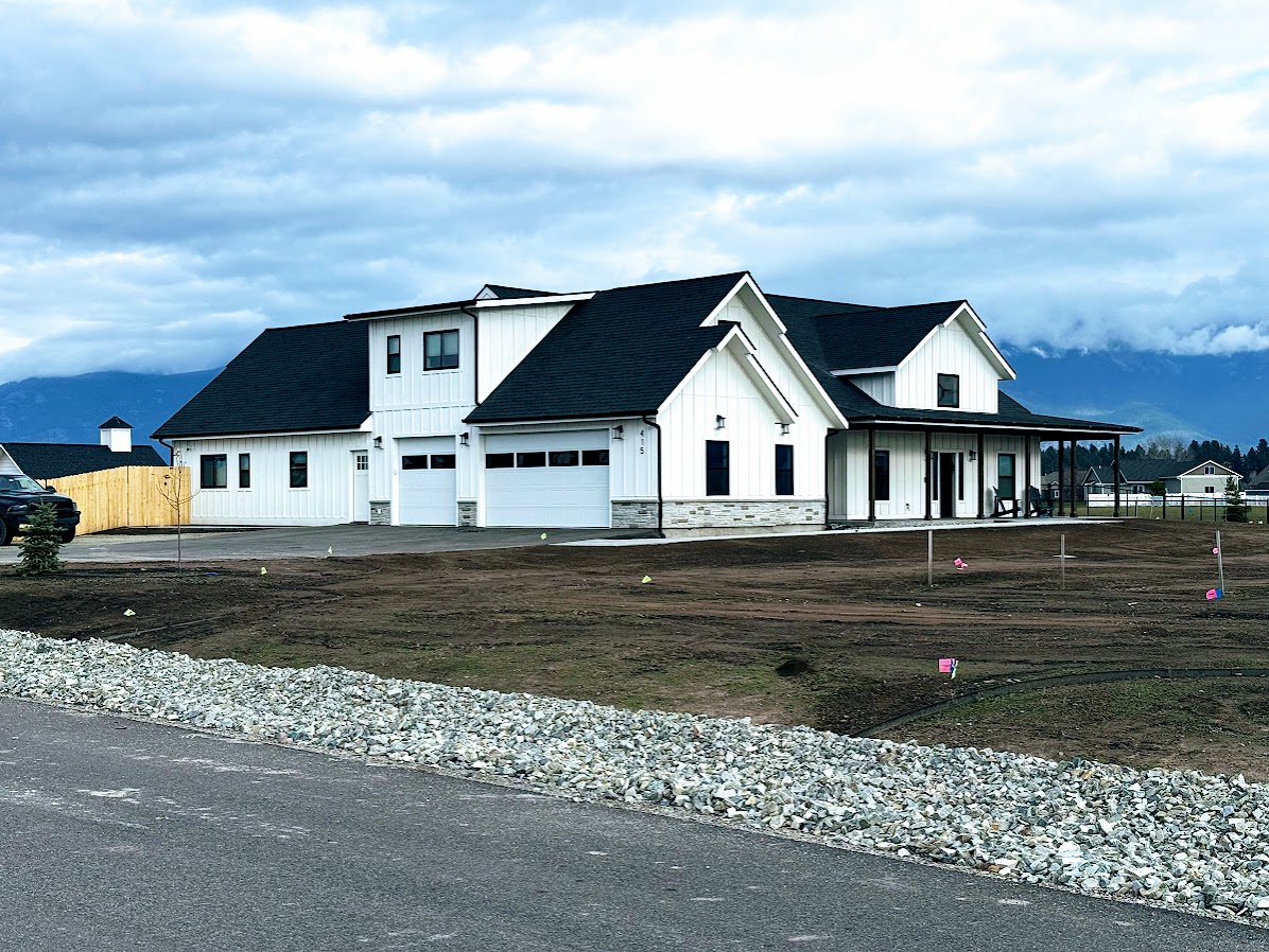 415 Charlotte Peak Dr - SOLD